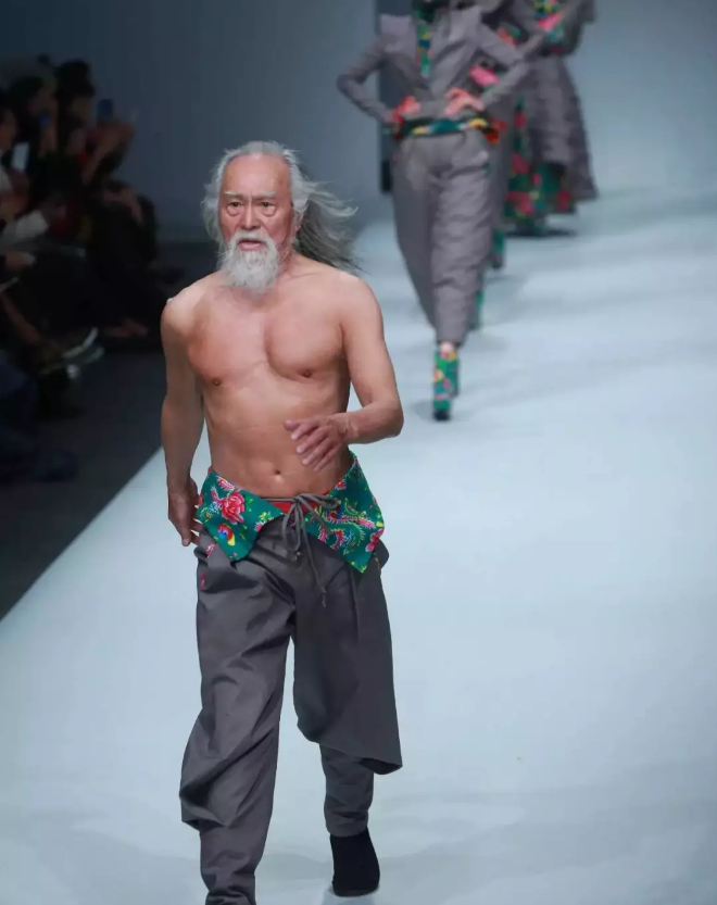 自学一门技能赚钱_成年人学习动力不足分析_影视后期自学困难原因