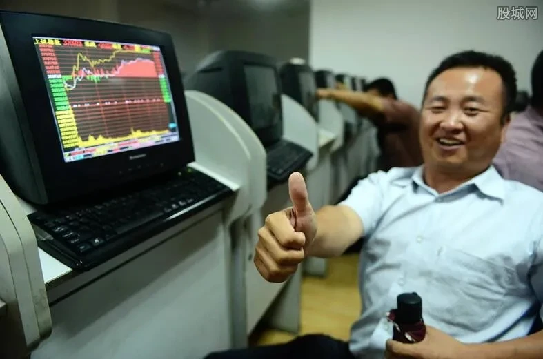 一分钟学会看K线图_新手看K线图技巧_炒股要懂k线图