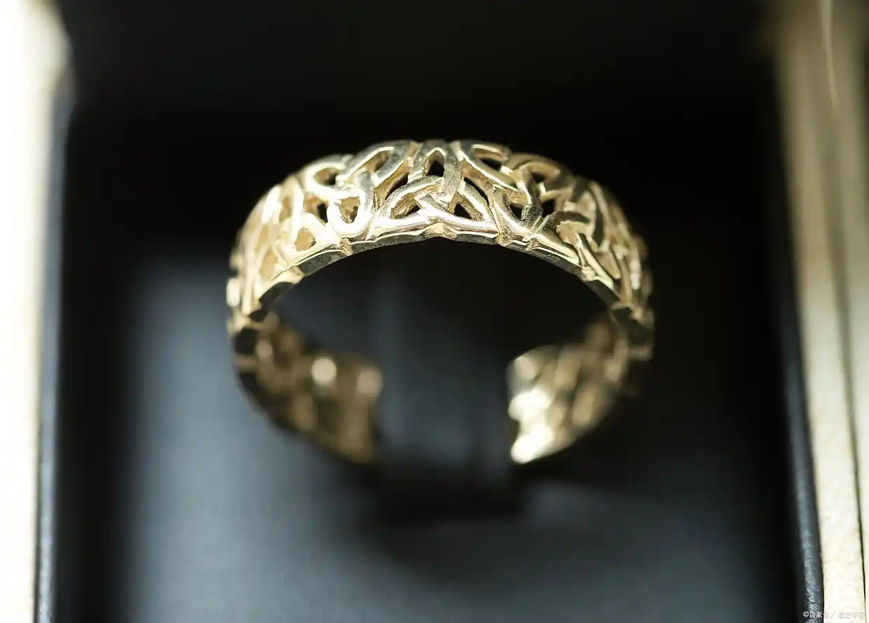 年轻消费者银饰消费趋势_买白银理财产品怎么样_银饰投资与保值