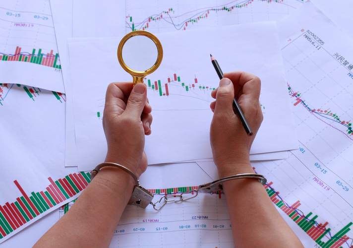 远离非法荐股骗局指南_四川证监局非法荐股案例_腾讯炒股软件