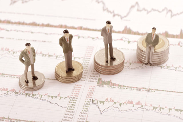 期货投机者交易行为特征_期货投机者市场波动影响_期货投机为生